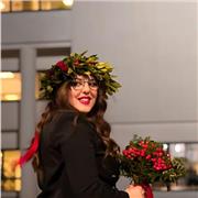 Laureata magistrale in lingue per la comunicazione interculturale impartisce lezioni di lingua inglese a studenti di ogni età